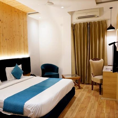 Hotel King'S Way Amritsar Exterior photo