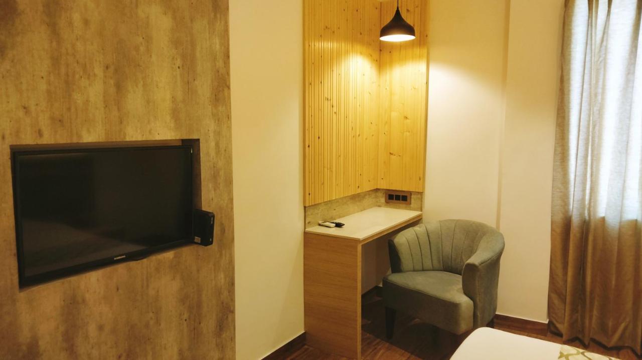Hotel King'S Way Amritsar Exterior photo