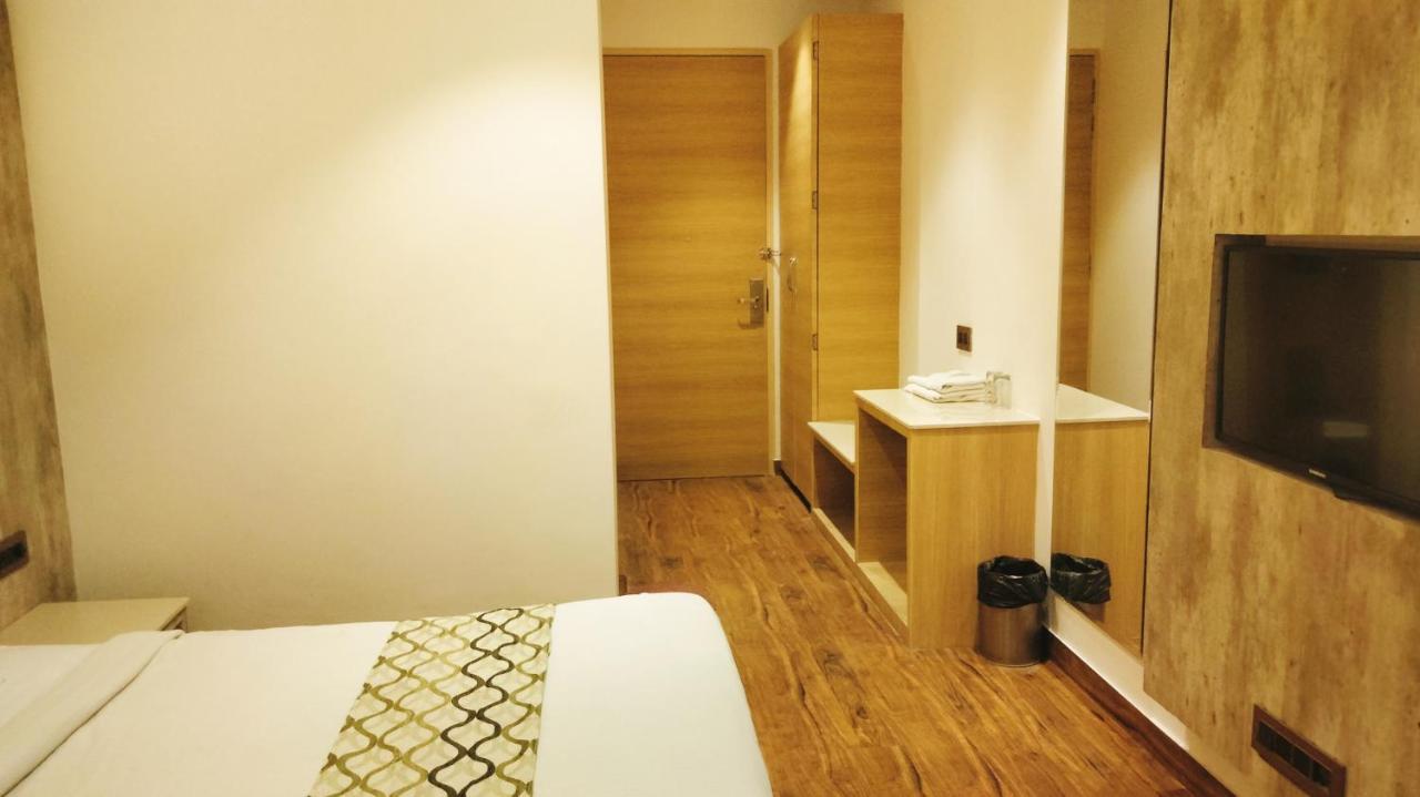 Hotel King'S Way Amritsar Exterior photo
