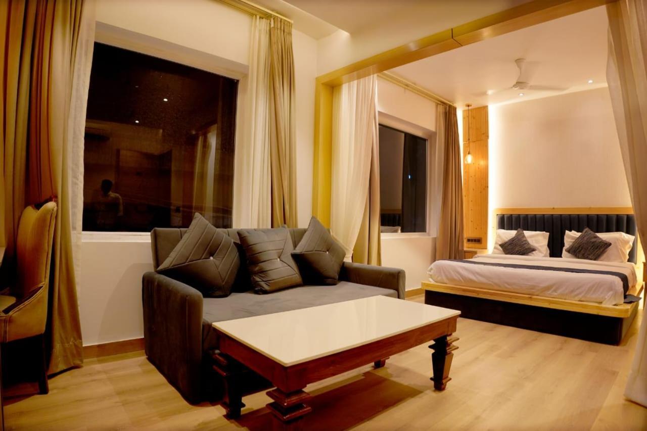 Hotel King'S Way Amritsar Exterior photo