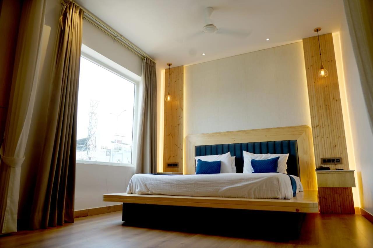 Hotel King'S Way Amritsar Room photo
