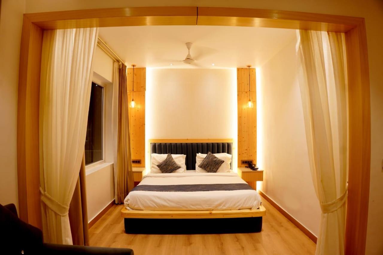 Hotel King'S Way Amritsar Exterior photo